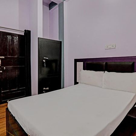 Oyo Hotel Crown Лакхнау Екстер'єр фото