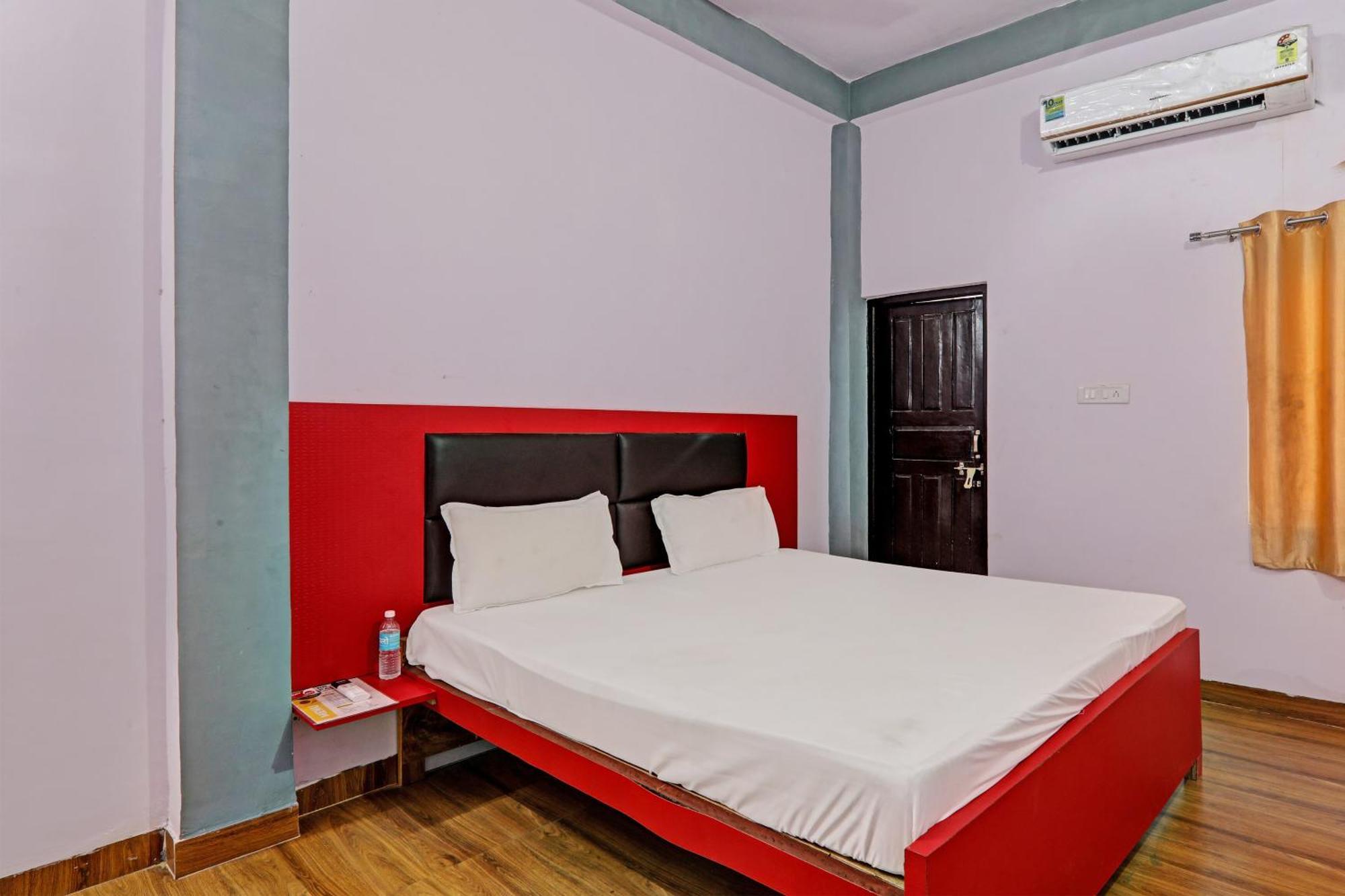 Oyo Hotel Crown Лакхнау Екстер'єр фото