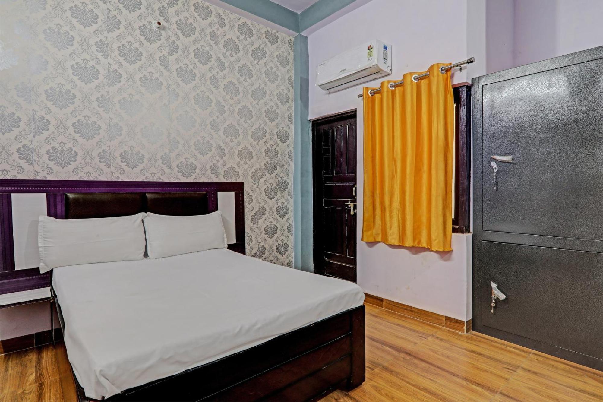 Oyo Hotel Crown Лакхнау Екстер'єр фото